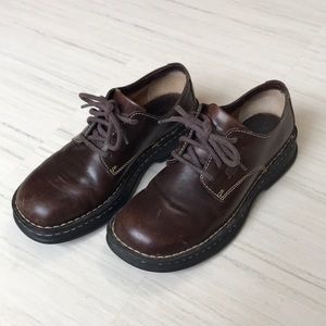 Born brown leather shoe Size 7